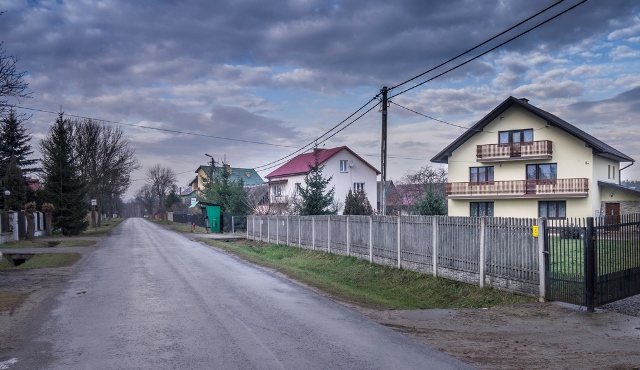 W%20Ciekotach%20mo%C5%BCna%20ju%C5%BC%20korzysta%C4%87%20z%20wodoci%C4%85gu%20