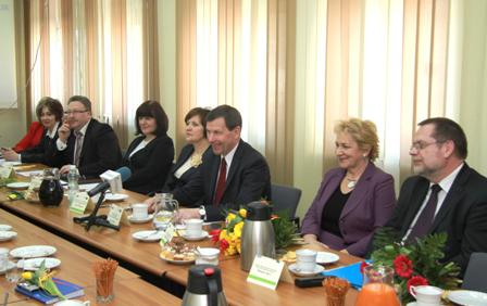 2012-03-08-umorzenie_konf_pras_maly